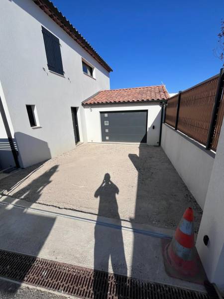 Cour avant le goudronnage 